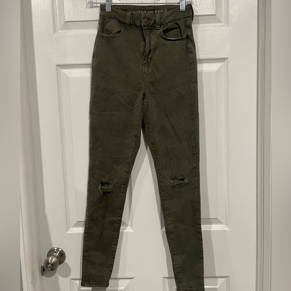 American Eagle Outfitters High-Rise Next Level Strecth Olive Camo Jeans